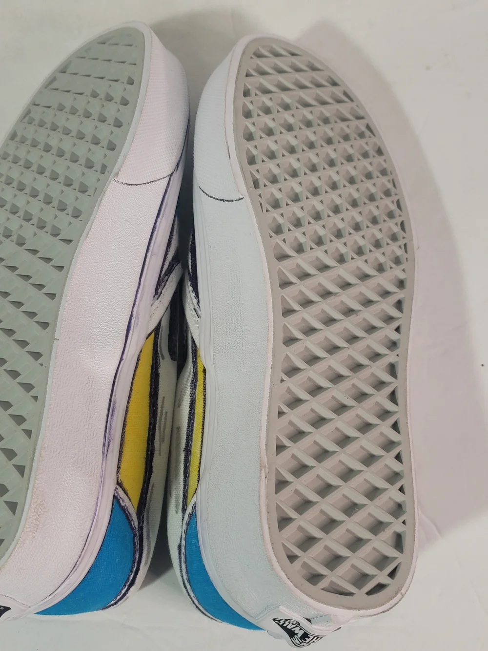 Vans Kids White Slip-On Sneakers with Yellow Sad Emoji and Blue Accents Sz: 3.5